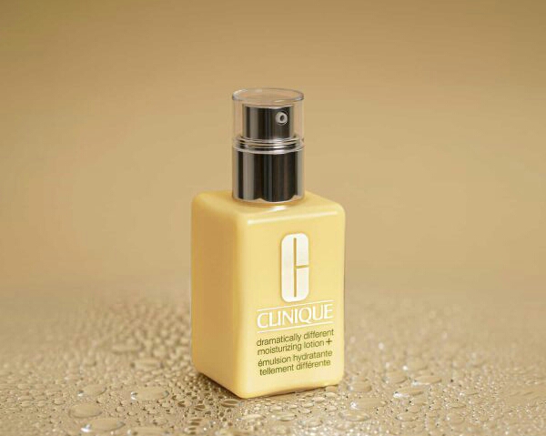 لوسیون مرطوب کننده و آبرسان دراماتیکالی دیفرنت کلینیک